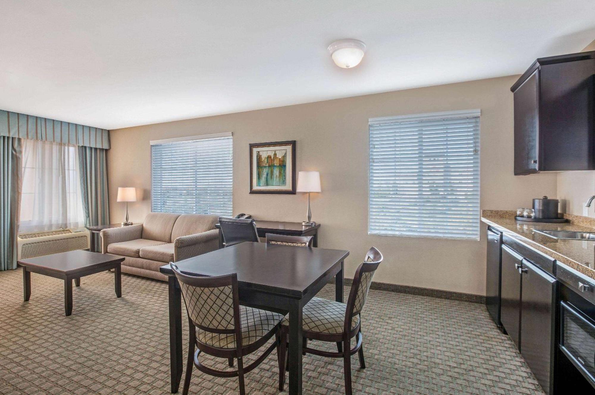 La Quinta By Wyndham Paso Robles Hotel Exterior photo