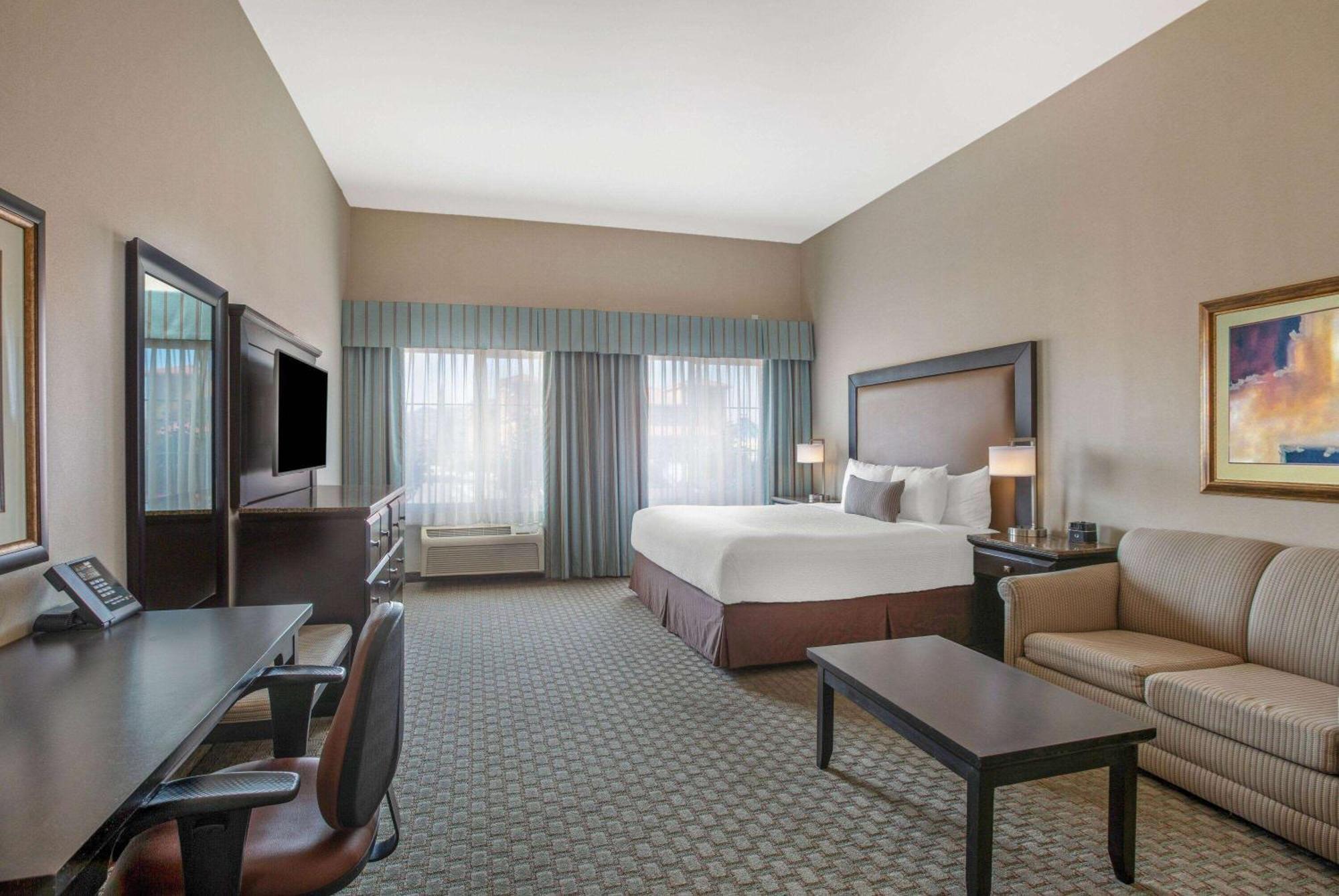 La Quinta By Wyndham Paso Robles Hotel Exterior photo