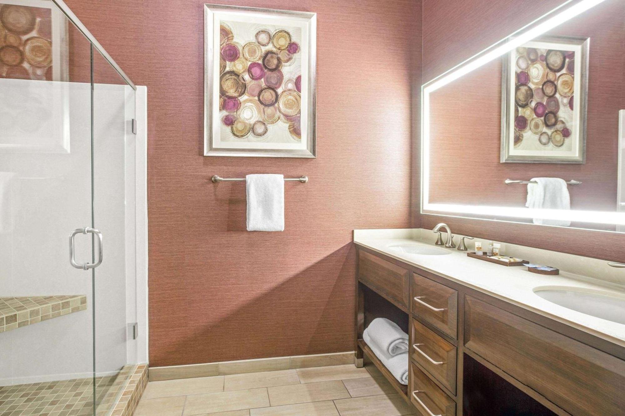 La Quinta By Wyndham Paso Robles Hotel Exterior photo