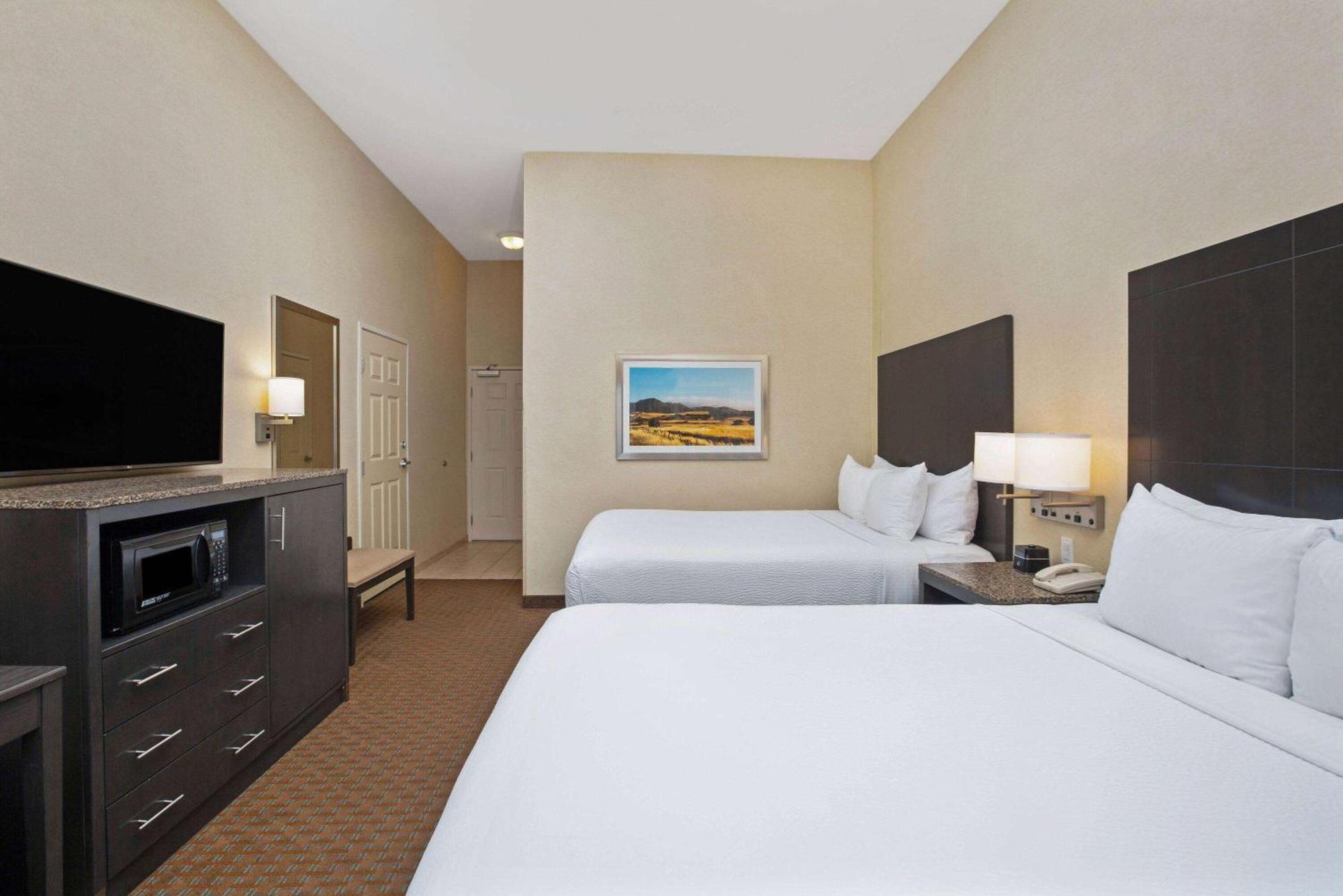 La Quinta By Wyndham Paso Robles Hotel Exterior photo