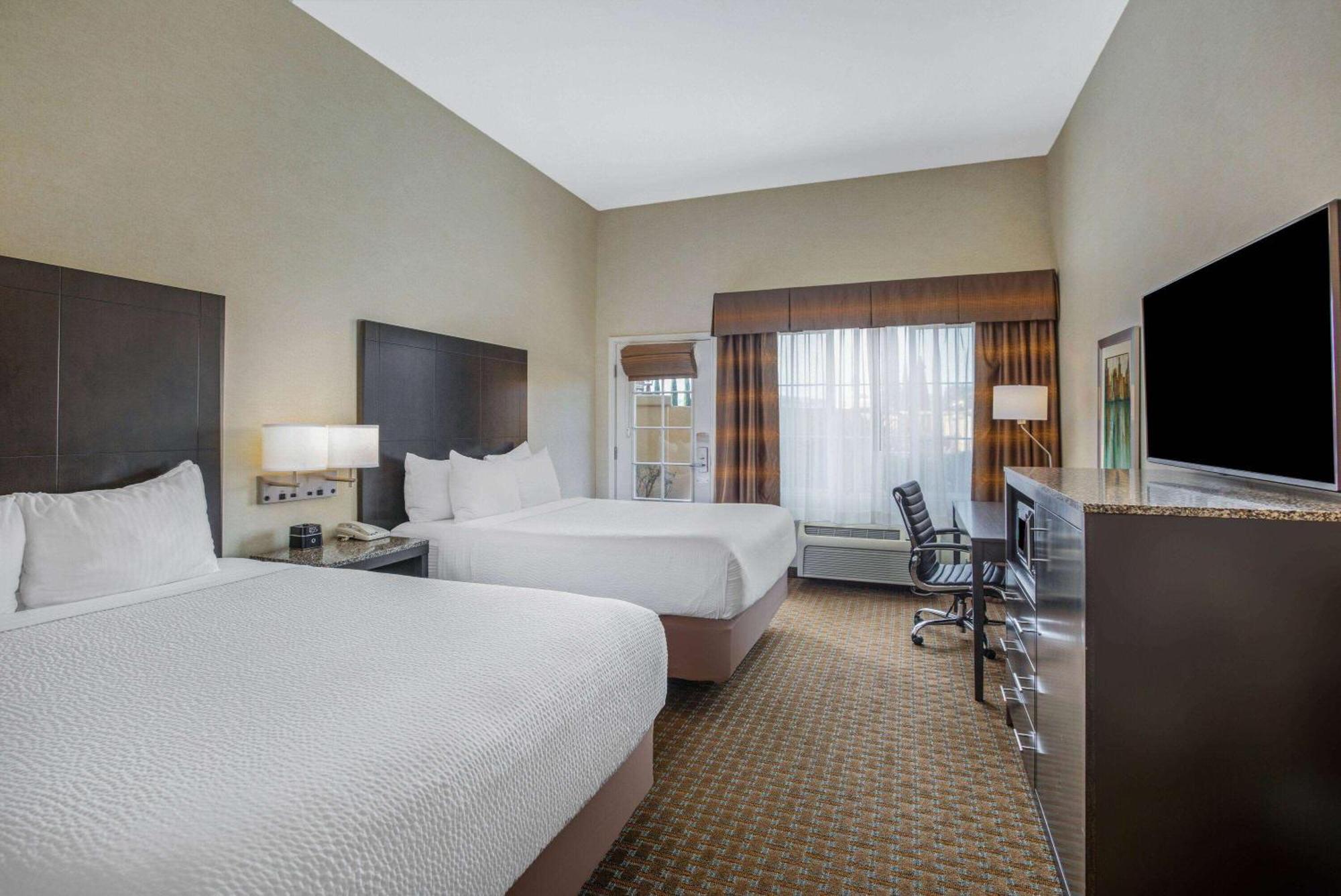 La Quinta By Wyndham Paso Robles Hotel Exterior photo