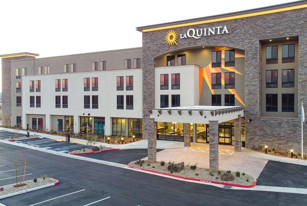 La Quinta By Wyndham Paso Robles Hotel Exterior photo